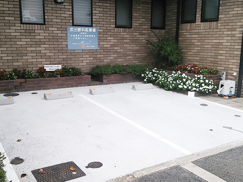 医院前駐車場